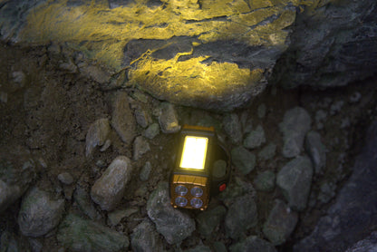 PORTABLE USB RECHARGEABLE SOLAR LED TORCH